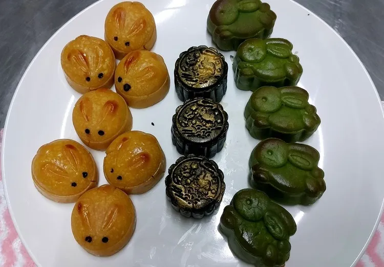 兔子形狀的抹茶月餅。翻攝畫面