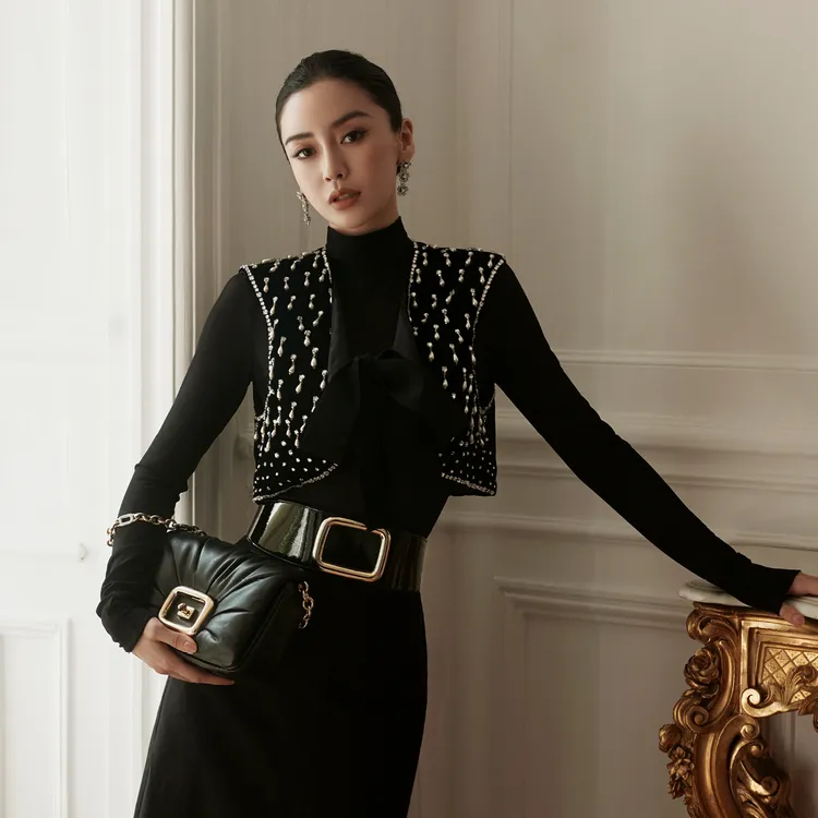 Angelababy演繹Roger Vivier 2023秋冬系列。品牌提供