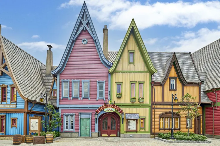 園區中景觀與建築設計全都注入濃濃挪威風情。香港迪士尼樂園提供