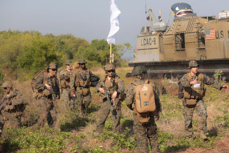 美軍模擬兩棲登陸。美聯社