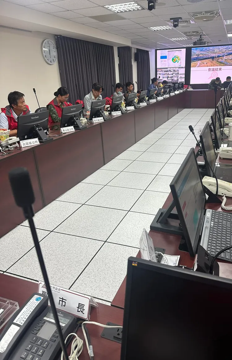 即將離職的消息傳出後，新竹市副市長在臉書發文內容，仍舊是掛心颱風襲台的市民安全問題。翻攝自蔡麗清臉書。