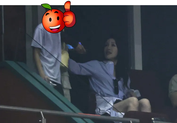 蕭亞軒現身台北小巨蛋包廂。林林攝