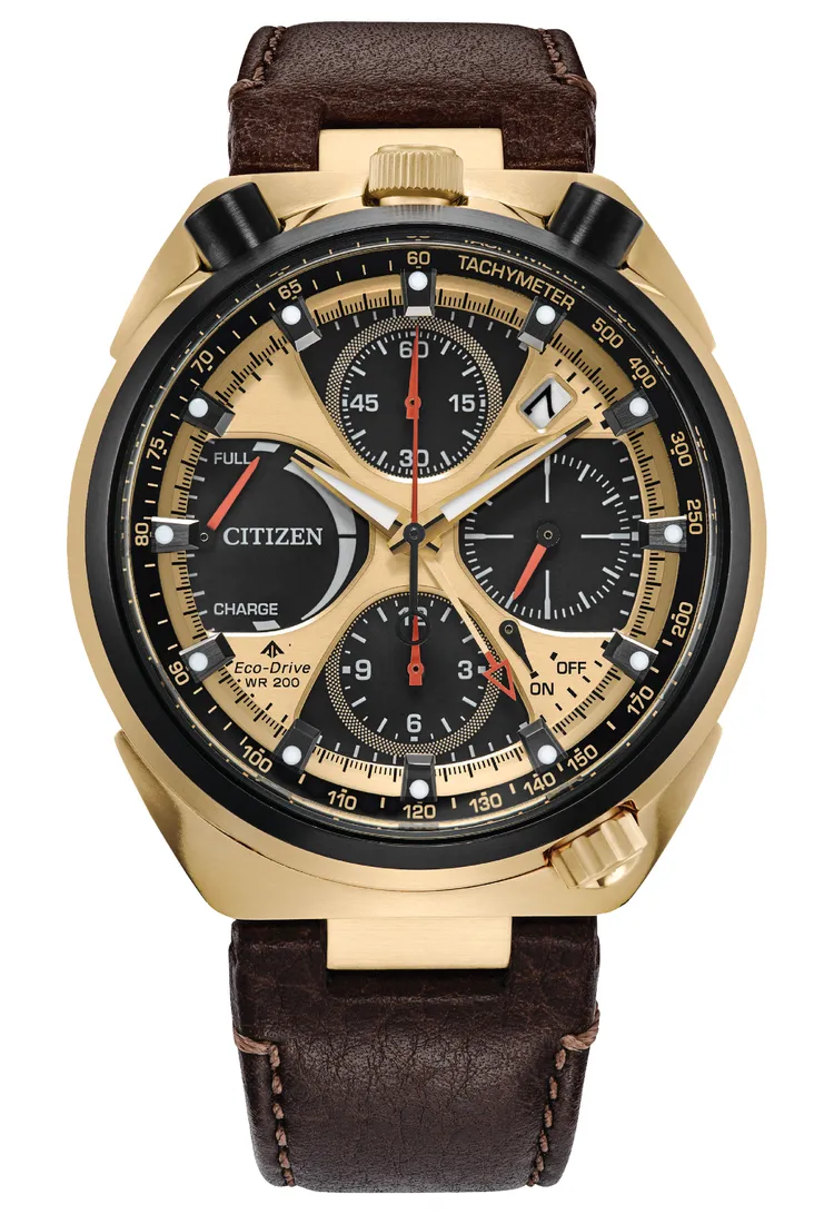 AV0072-01X，4萬800元。品牌提供