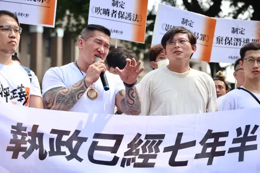 黃國昌看到這幕嘆行政院「變了」 館長轟民進黨:別禍延子孫