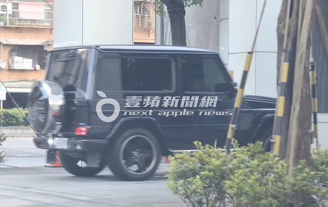 張承中開車返回松山區的豪宅。特勤中心攝