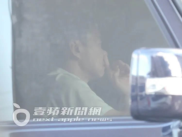 張承中邊開車邊想事情。特勤中心攝