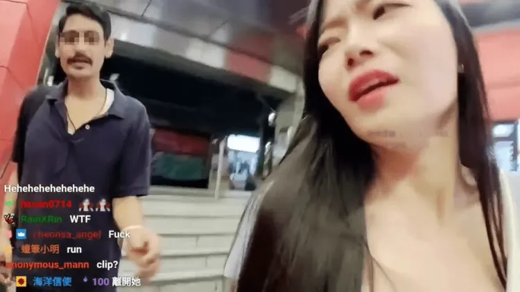 該男跟著她進地鐵站。翻攝「MAY五月」的Twitch