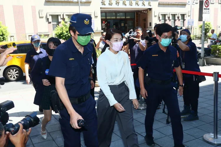 高虹安今天赴台北地院出庭。彭欣偉攝