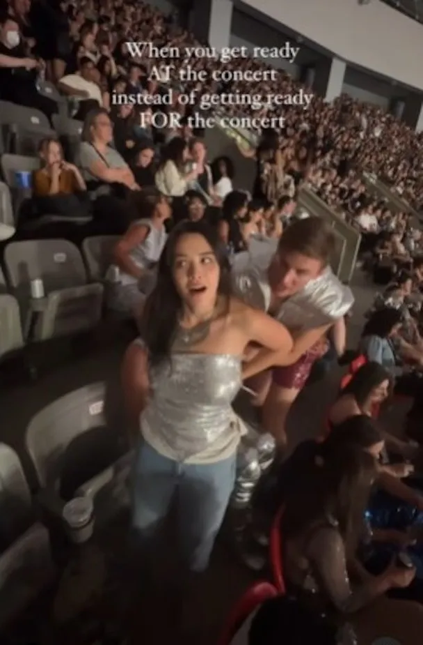 Yasmine外罩銀色小可愛。翻攝Yasmine的IG