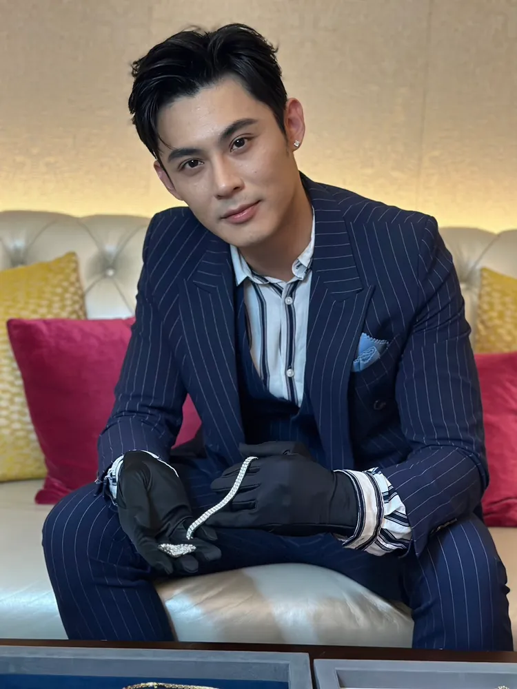 陳奕對珠寶頗有興趣。趙大智攝