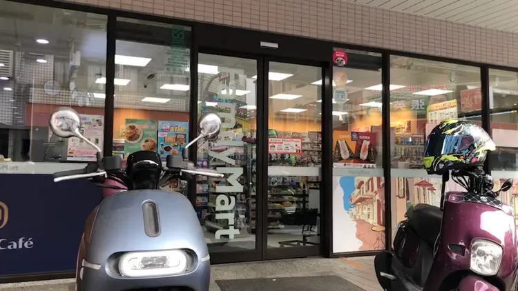 警方前往超商採證，赫然發現死者曾遭囚禁凌虐。資料畫面