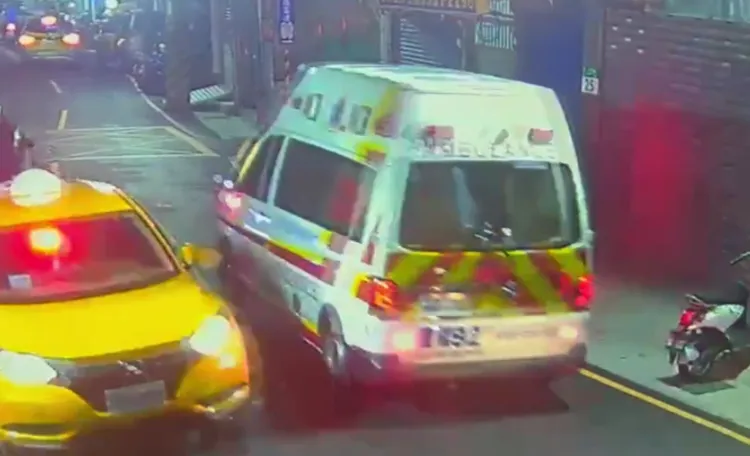 妻子負傷跑到超商求救。翻攝畫面