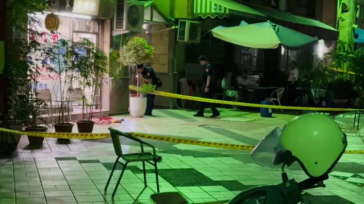 警方拉起封鎖線，找尋相關跡證。讀者提供