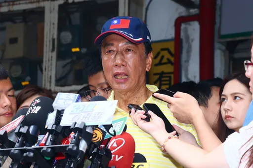 「藍、綠媒都攻擊我!」郭台銘8分鐘大抱怨 揚言不再接受採訪