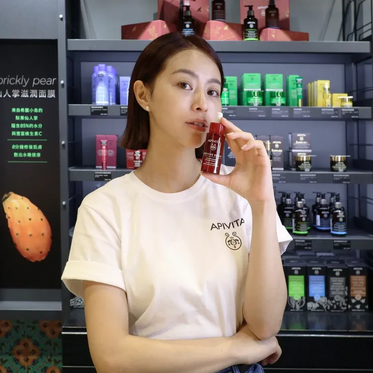 膠原緊緻彈潤修護油，30ml／2070元。品牌提供