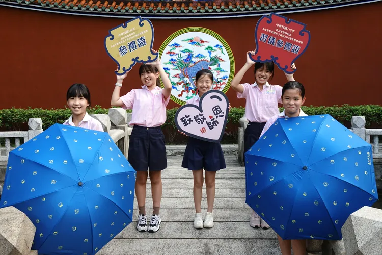 Q版孔子智慧傘兼具實用和收藏意義。民政局提供