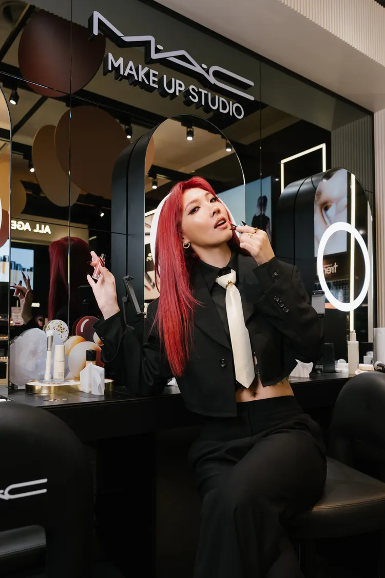 Karencici體驗智慧化妝台。品牌提供