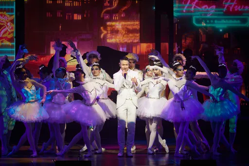 张学友眩晕跌坐舞台后现身武汉开唱　突撂话不要告诉周杰伦原因曝光