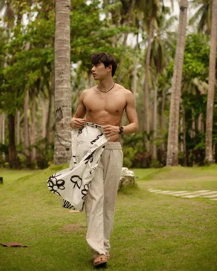 訕甲沃拉翁是泰國知名男星。   翻攝est_rvp  IG