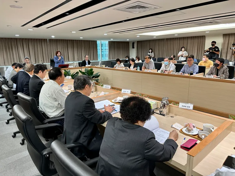 一年一度的基本工資審議委員會今（8）日召開。王良博攝