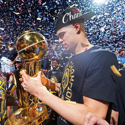 金塊年薪10.6億新科冠軍後天訪台！周六為中信兄弟開球