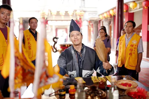 張睿家60天精練身形拚當最帥乩童 首次挑戰全台語找爸爸救援