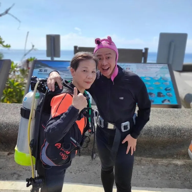 彈頭和阿姨感情深厚。欣春廣告提供