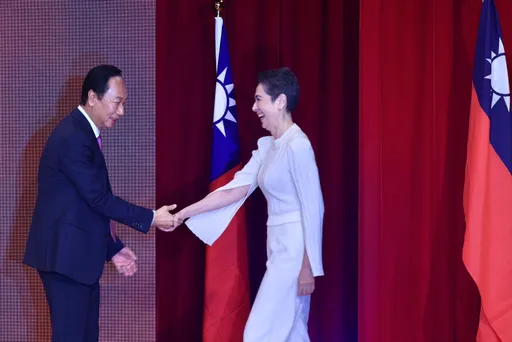 郭台銘今赴中選會登記連署！　賴佩霞將直球對決近期爭議