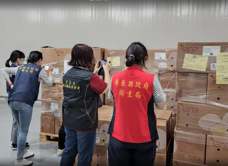 屏東縣衛生局今到信興洗選場稽查。縣府提供