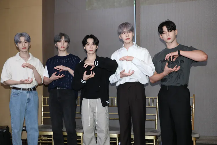 ONEUS謝絕臭豆腐。攝影中心攝