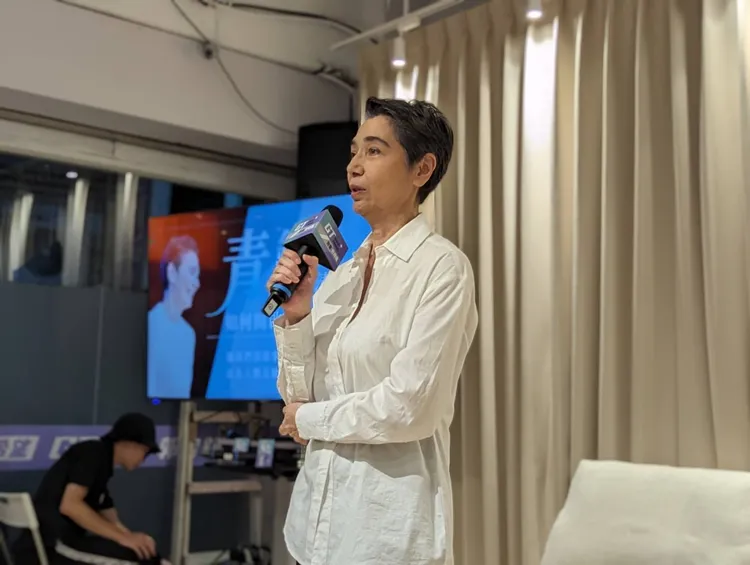 賴佩霞今晚舉行主題沙龍演講，對於女兒快閃連署站力挺相當感動。蘇柏銓攝