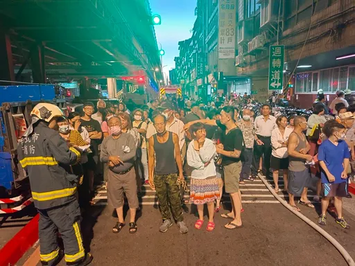 北市長照中心樓上民宅失火 疏散上百人!60多歲男子葬身火窟