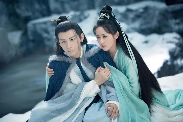 袁冰妍和成毅合作《琉璃》3年前暴紅。劇照
