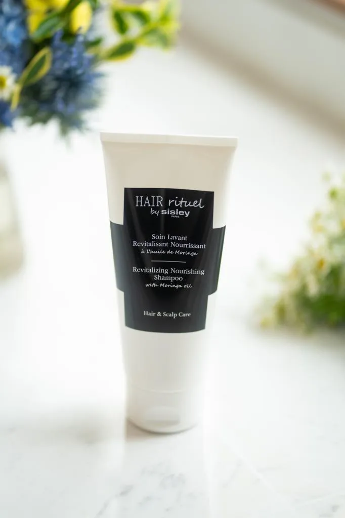 Hair Rituel by Sisley賦活重生水潤洗髮精，200ml／2300元。品牌提供