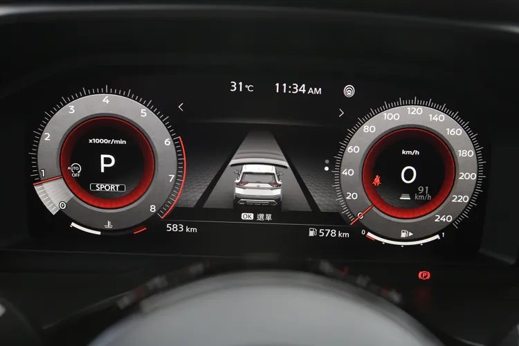 中階領航版以上均配有12.3吋數位液晶儀錶板，功能豐富並採繁體中文顯示。林浩昇攝