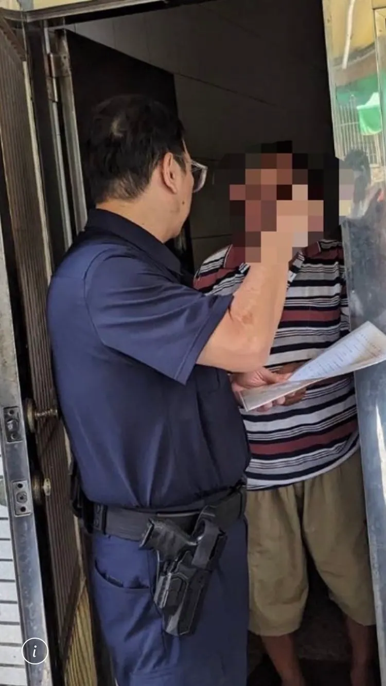 警方上門，發現嫌犯還穿相同衣服。翻攝畫面