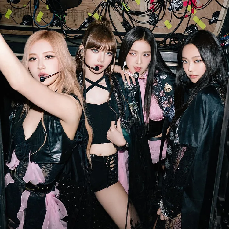 BLACKPINK是韓國當紅女團，左起Rosé、Lisa、Jisoo、Jennie。翻攝BLACKPINK的IG
