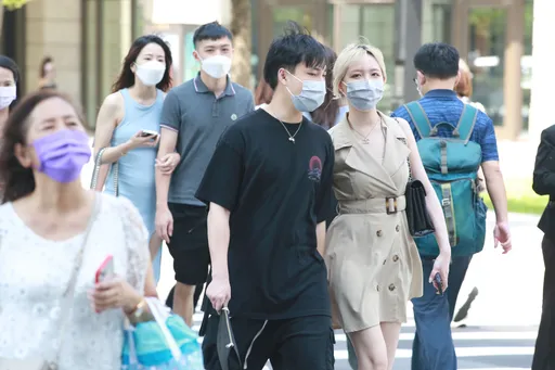 午後出門帶傘！今天8地區有大雨　各地賞月機率曝