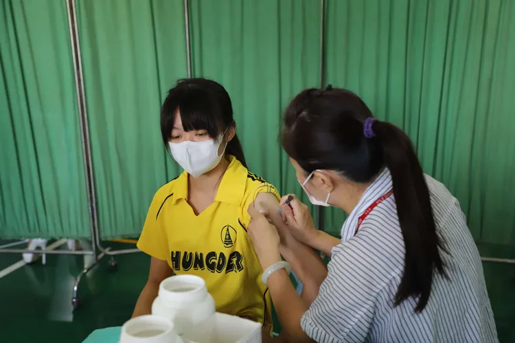 雲林縣國二女生及今年7月1日前設籍雲林的男生，也可免費接種HPV疫苗。縣府提供