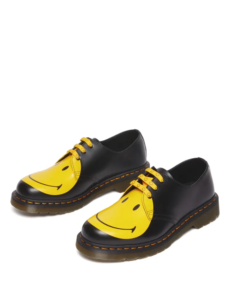 聯名1461三孔馬汀鞋中性款，7280元。品牌提供