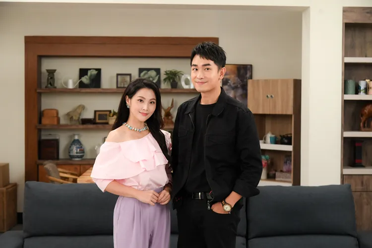 華千涵（左）與陳謙文。三立提供