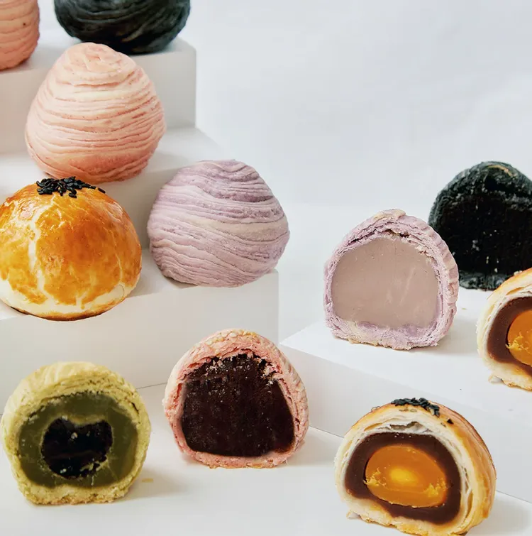 LS手作甜點藍帶主廚酥皮中秋禮盒，原價1200元特價799元。樂天市場提供