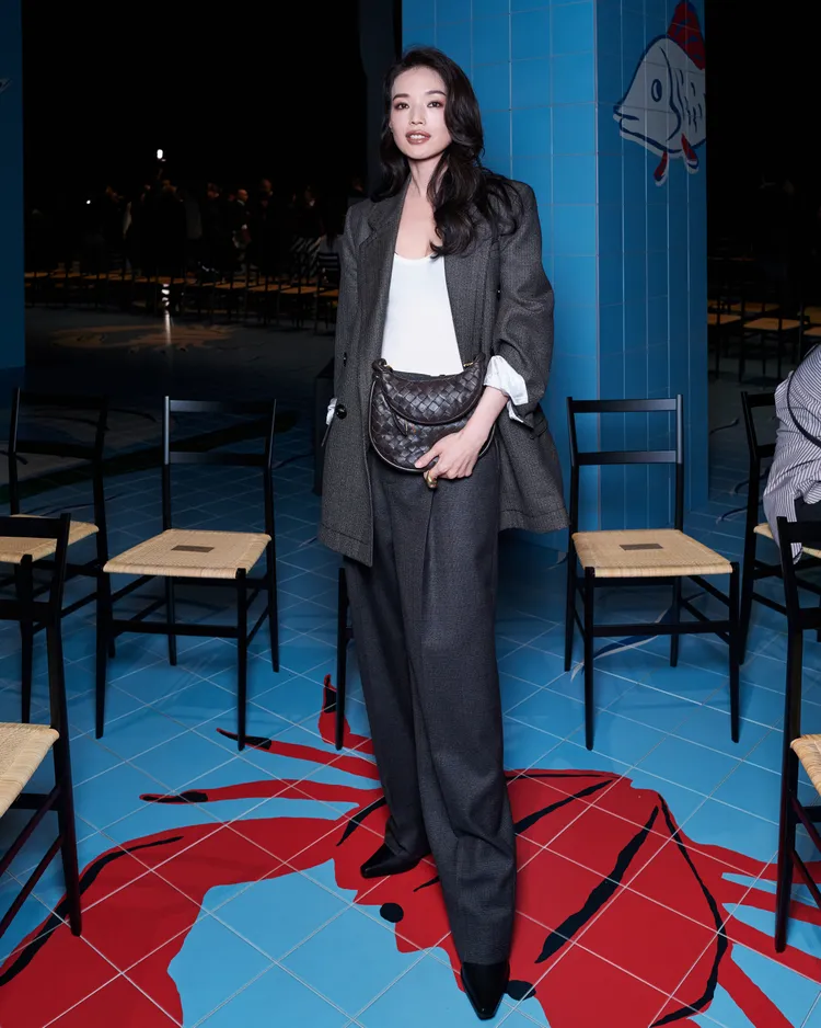 舒淇看秀的造型相當率性。品牌提供