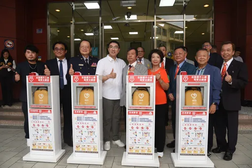 增加急救量能!扶輪社捐贈市警察局4套AED 謝國樑:守護民眾生命安全