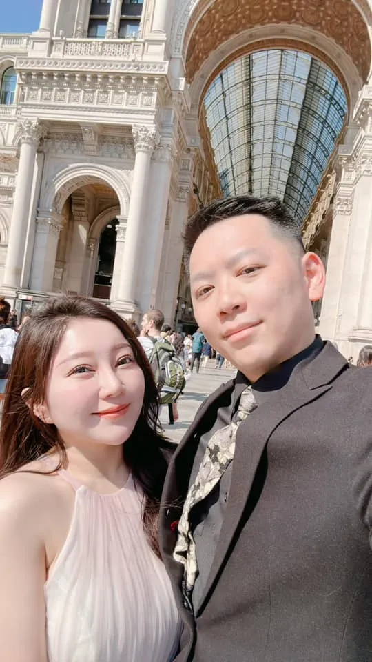 豪哥也分享他和天后闆妹自拍照。翻攝《天后闆妹》粉絲頁