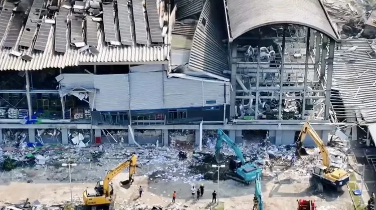 明揚屏東廠爆炸造成逾百死傷。消防局提供