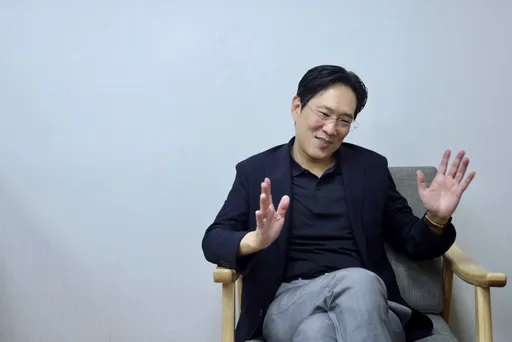 專訪|柯文哲指定!「白色孤軍」挑戰北市立委 首曝老兵爸藍血統「忠黨愛國」