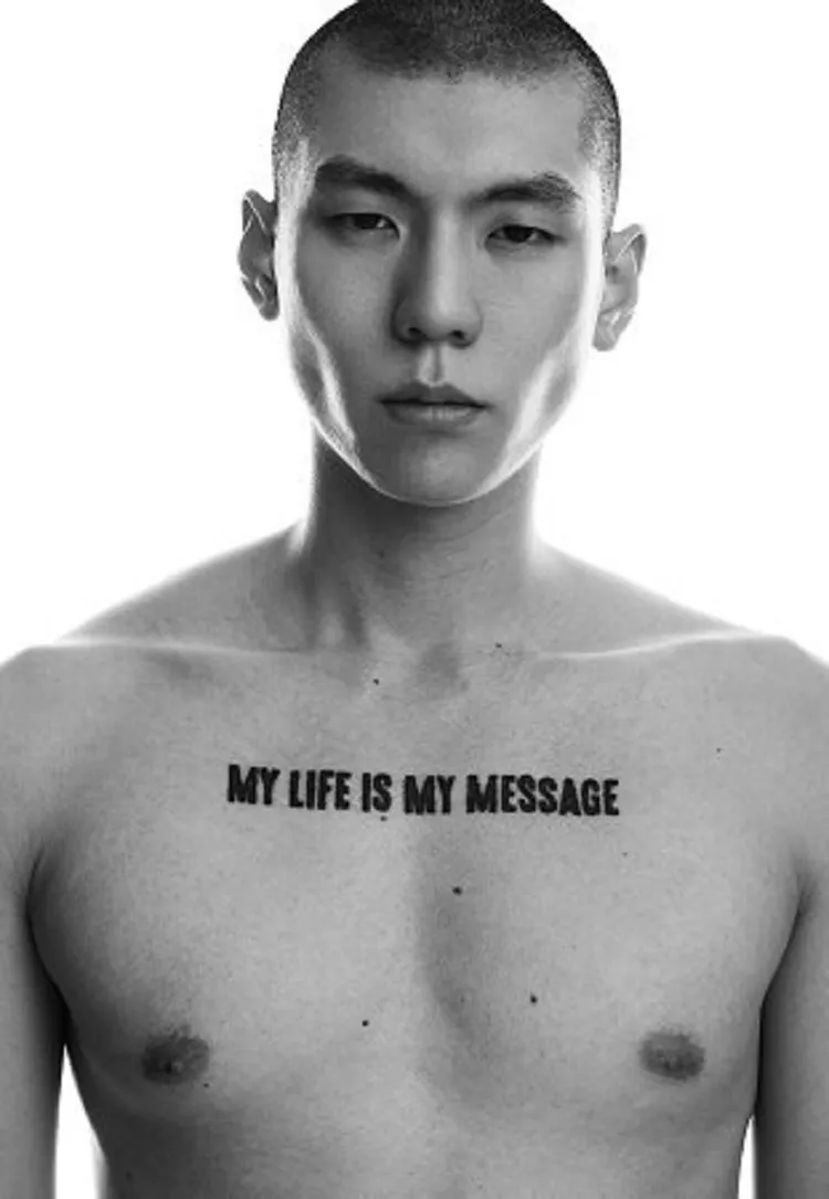 杜威超模斜槓歌手有成，成為三星全球廣告台灣模特第一人。杜威提供