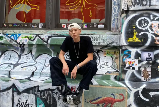 超模歌手32歲考取師大碩士班 登全球廣告看板為台爭光+1