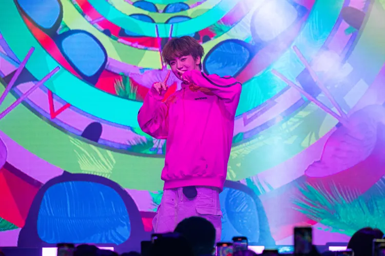 車雄基寵粉，跳了《我推的孩子》歌曲《IDOL》。ON INN ASIA提供